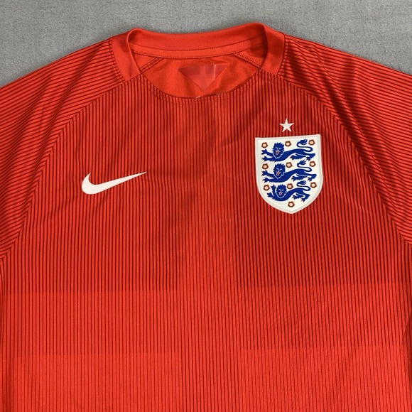 Nike England Soccer Jersey Men's Medium Red Dri-FIT Football - Picture 2 of 8